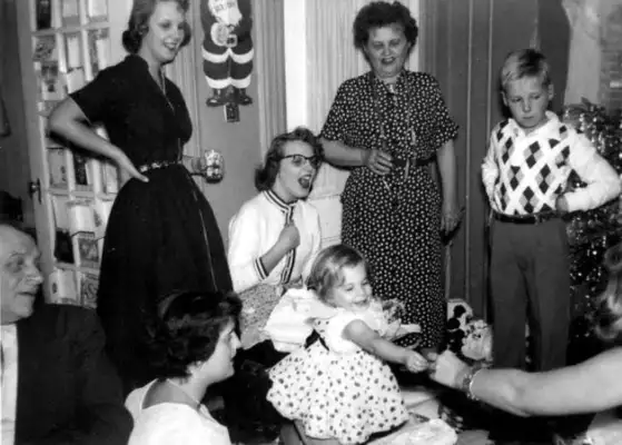 Ruth, Dorothy, Hattie, Tommy, Linda