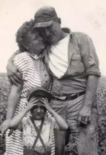 ane, William Sr, and William Jr. Gozelski