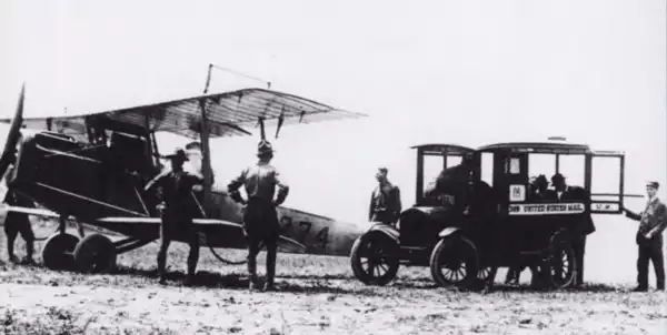 Loading mail into a Curtis JN-4