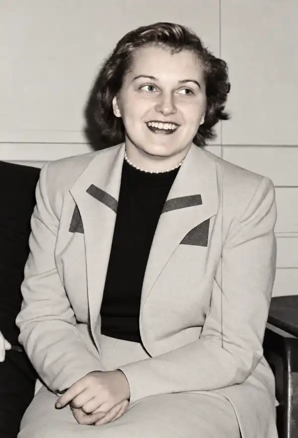 Phyllis at Alfred University 1955