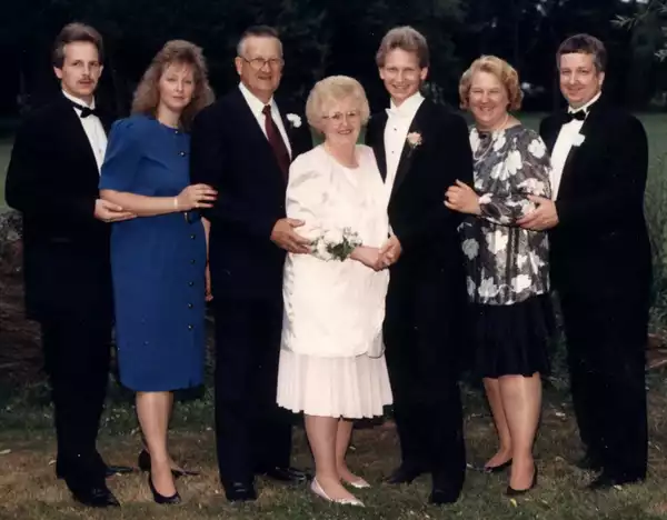 Sawicki family photo at wedding