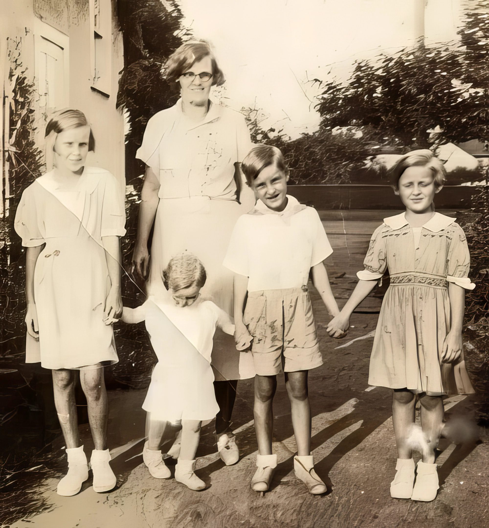 Virginia, Chester, Leon Jr, Joanne, and Kinga