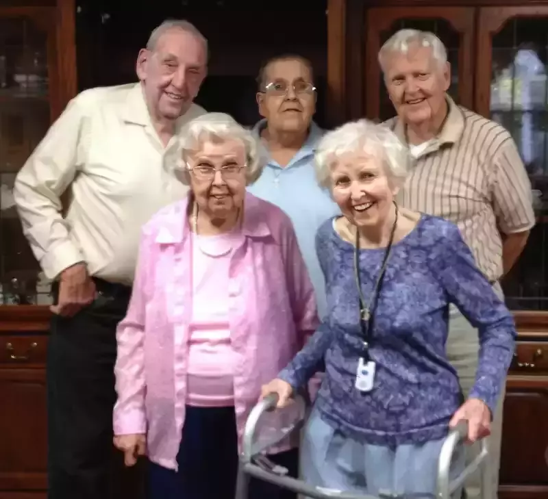 (front) Virginia and Joanne, (rear) Leon Jr, Stanley, Chester