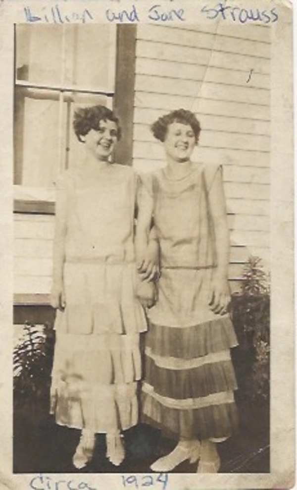 1924 Lillian and Jane Strauss